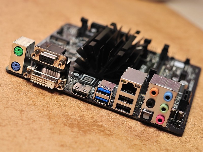 #超大容量 自由存储#NAS组建日记（二）：为了玩得更自由，还是DIY吧