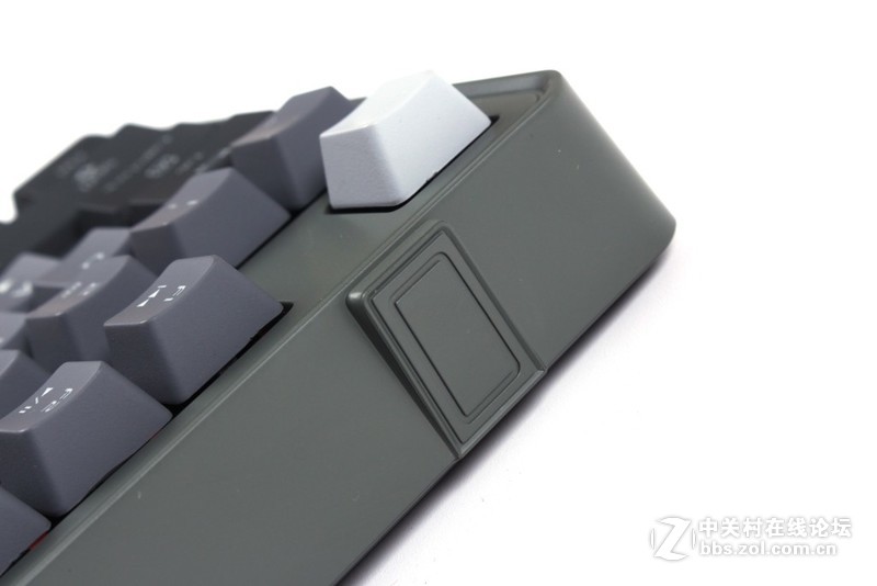 创世战车版——Tt eSPORTS拓荒者PRO机械键盘评测