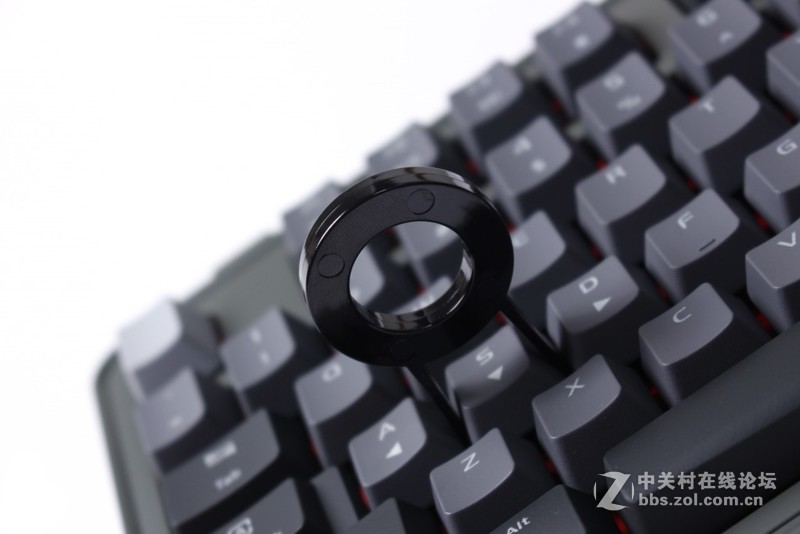 创世战车版——Tt eSPORTS拓荒者PRO机械键盘评测