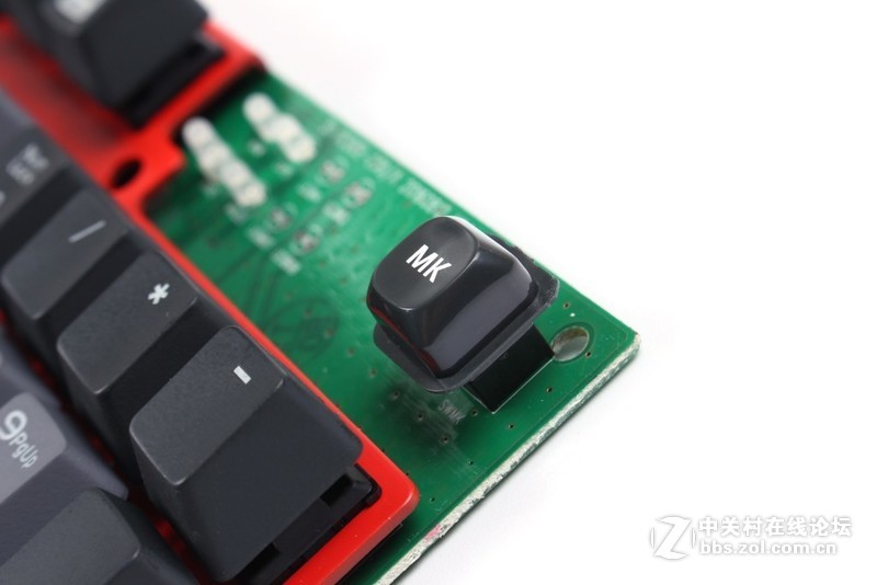 创世战车版——Tt eSPORTS拓荒者PRO机械键盘评测