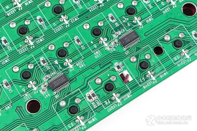 创世战车版——Tt eSPORTS拓荒者PRO机械键盘评测