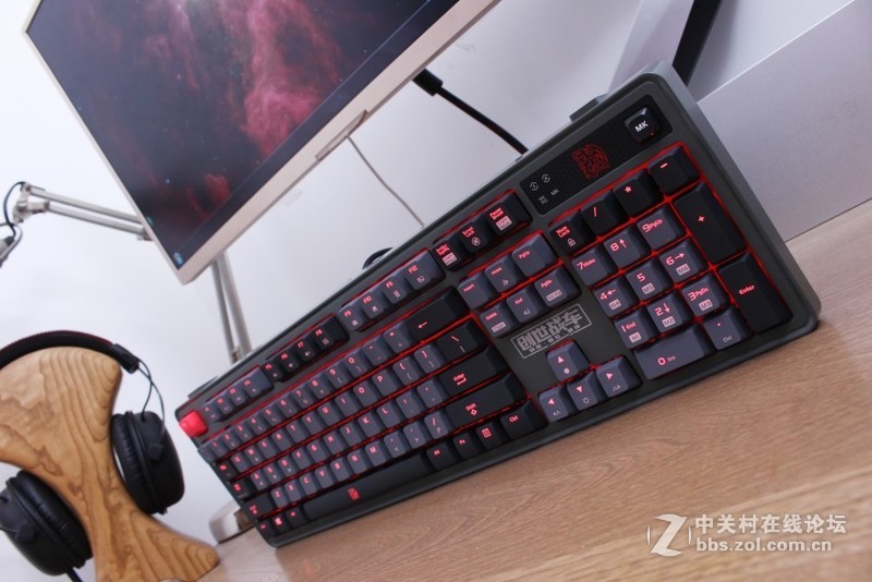创世战车版——Tt eSPORTS拓荒者PRO机械键盘评测