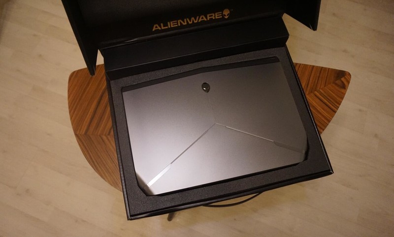 家中最美夜色 Alienware 15开箱图赏