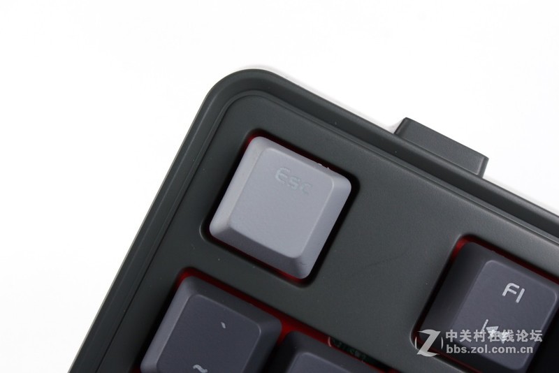 创世战车版——Tt eSPORTS拓荒者PRO机械键盘评测