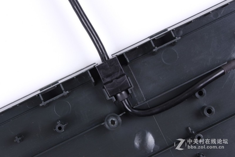 创世战车版——Tt eSPORTS拓荒者PRO机械键盘评测