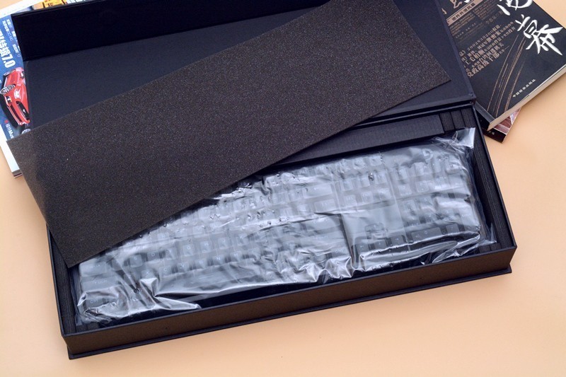 PBT透光键帽、原厂静音轴，富勒G900s RGB机械键盘开箱分享