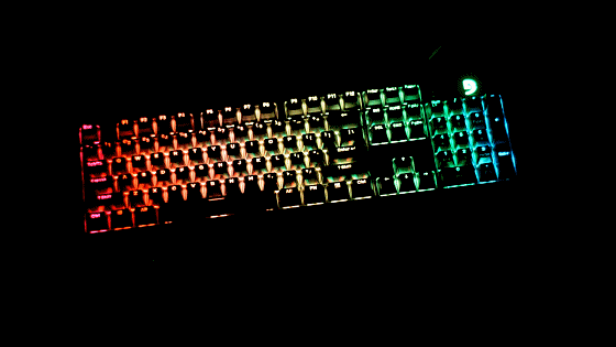 PBT透光键帽、原厂静音轴，富勒G900s RGB机械键盘开箱分享