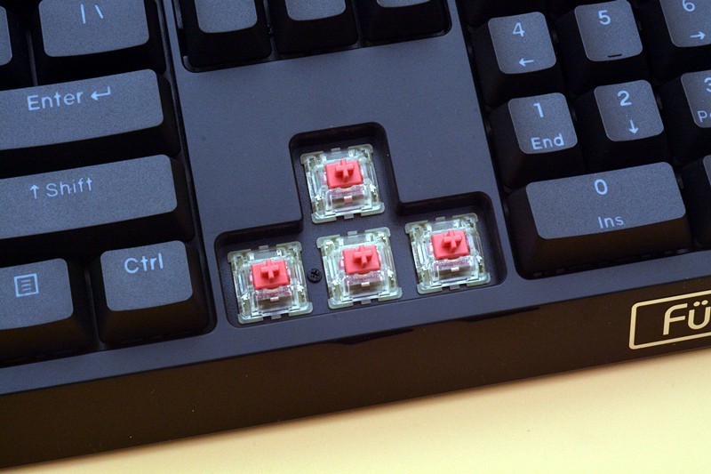 PBT透光键帽、原厂静音轴，富勒G900s RGB机械键盘开箱分享