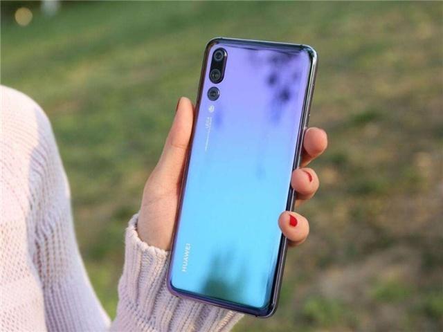 苹果寒冬期，华为p20pro也降到“白菜价”，网友：干得漂亮！