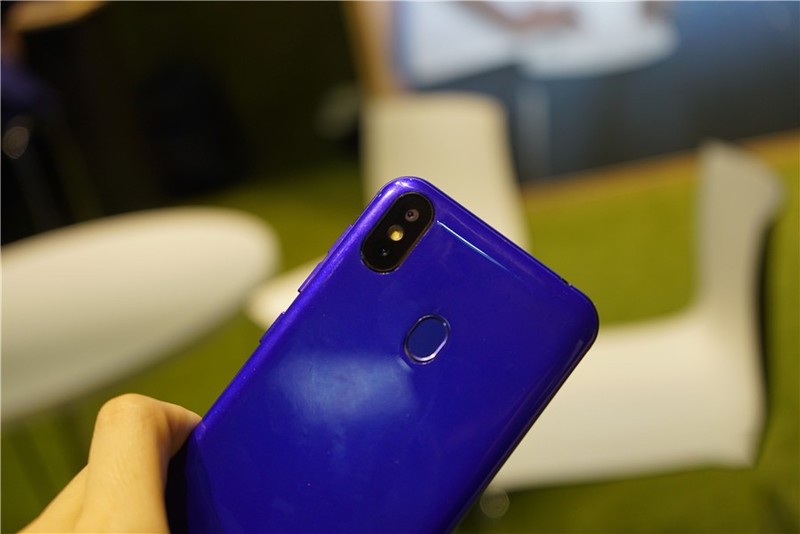 不要笑，史上最像“iPhone X”的安卓手机来了，尺寸大小也一样！