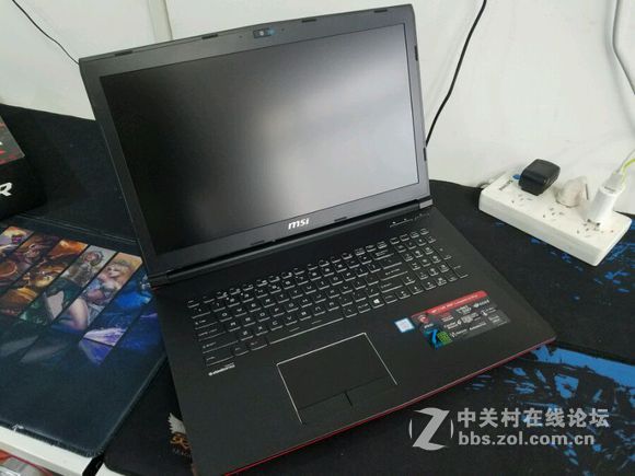 微星GP72VR 7RF-297CN开箱 直播升级固态硬盘 大固态