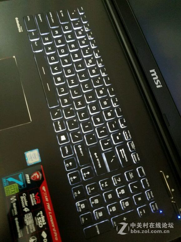 微星GP72VR 7RF-297CN开箱 直播升级固态硬盘 大固态