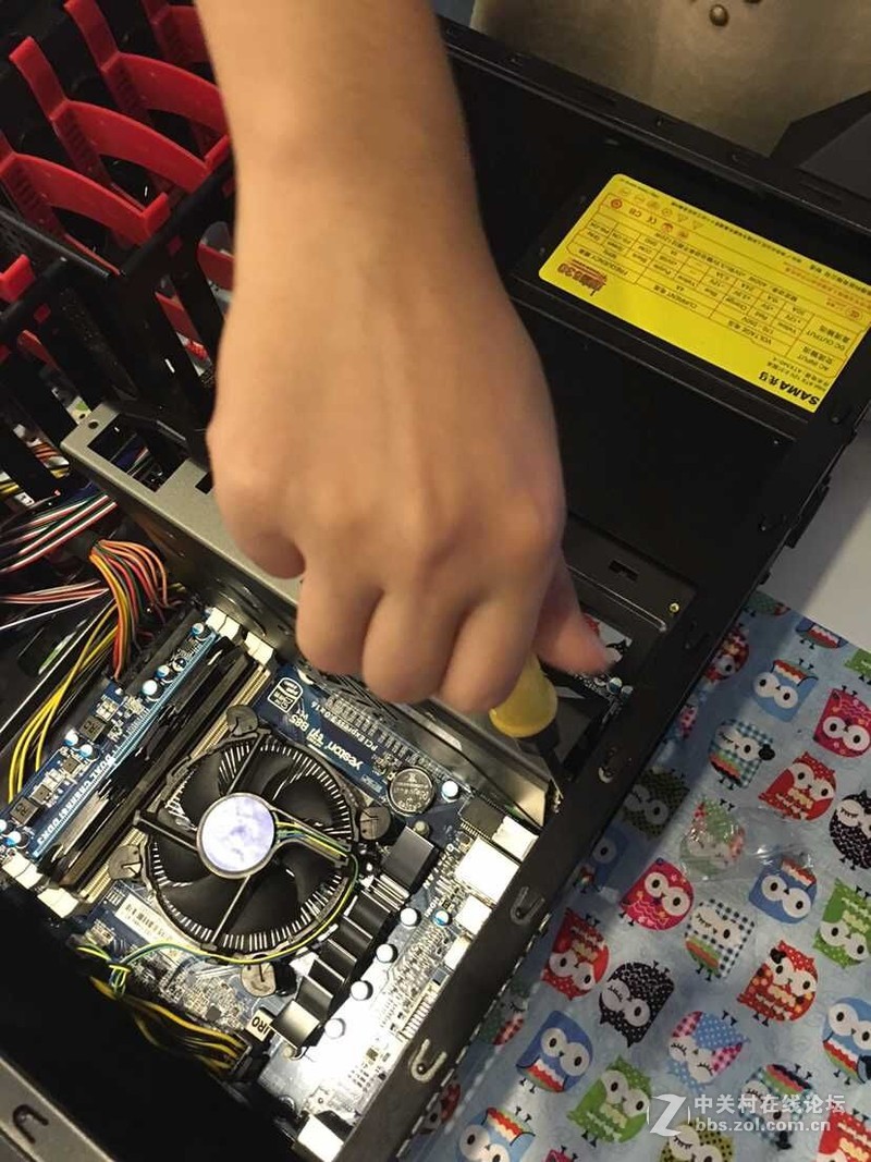 女汉子暴力装机处女秀-------图糟人傻