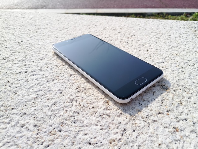 #轻巧长续航#继续颜值后肌肉也有了—魅蓝5开箱分享