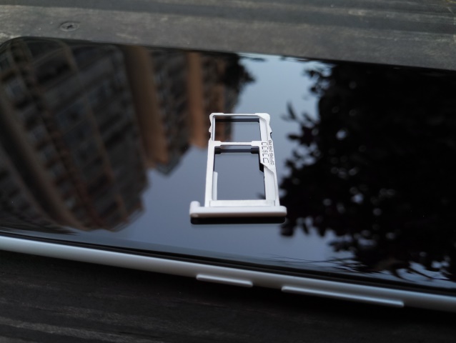 #轻巧长续航#继续颜值后肌肉也有了—魅蓝5开箱分享