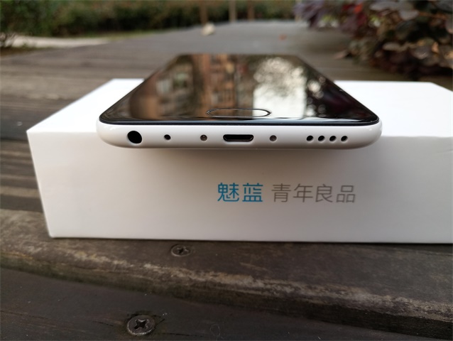 #轻巧长续航#继续颜值后肌肉也有了—魅蓝5开箱分享