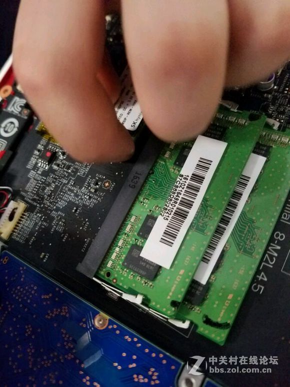 微星GP72VR 7RF-297CN开箱 直播升级固态硬盘 大固态