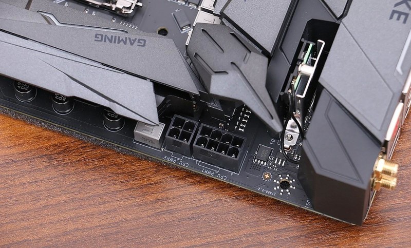 怒超 5.3G，i7-8700K + 微星 Z370 GODLIKE GAMING 装机超频小测