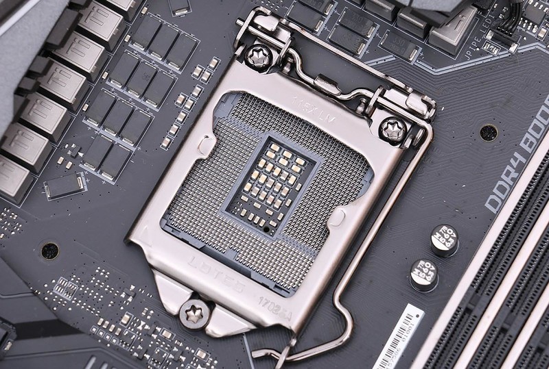 怒超 5.3G，i7-8700K + 微星 Z370 GODLIKE GAMING 装机超频小测