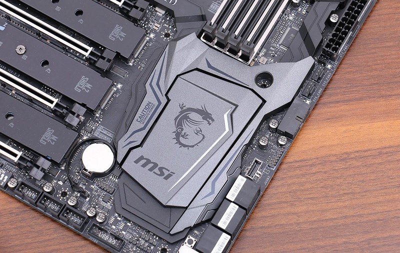 怒超 5.3G，i7-8700K + 微星 Z370 GODLIKE GAMING 装机超频小测