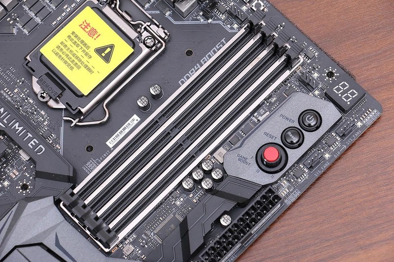 怒超 5.3G，i7-8700K + 微星 Z370 GODLIKE GAMING 装机超频小测