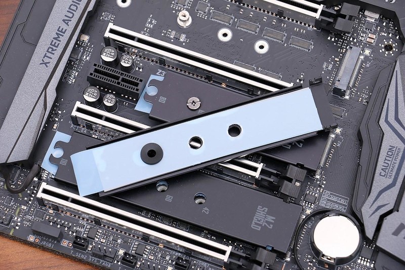 怒超 5.3G，i7-8700K + 微星 Z370 GODLIKE GAMING 装机超频小测