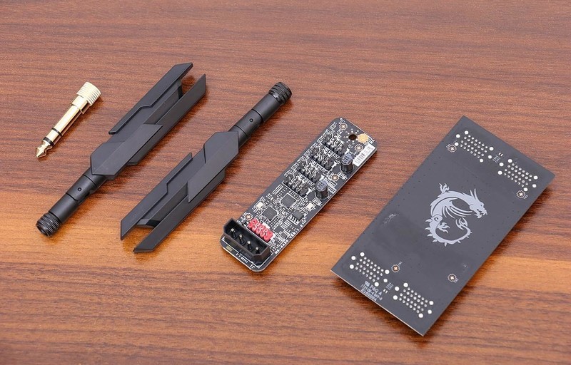 怒超 5.3G，i7-8700K + 微星 Z370 GODLIKE GAMING 装机超频小测