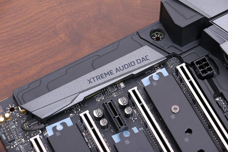 怒超 5.3G，i7-8700K + 微星 Z370 GODLIKE GAMING 装机超频小测