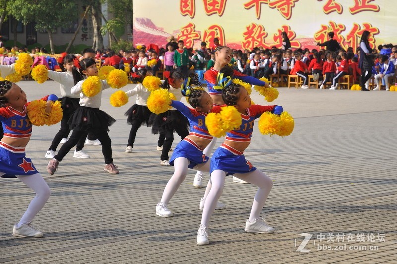 女儿学校运动会，练一练用1.8定焦拍拍拍