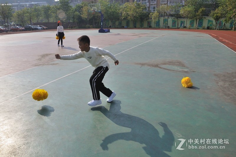 女儿学校运动会，练一练用1.8定焦拍拍拍