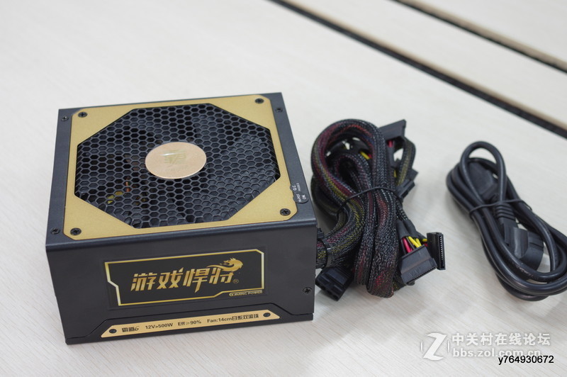 游戏悍将霸道6 R550镀金非模组试用+果然霸气十足！（开箱）