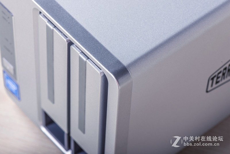 数字生活扁平化，铁威马F2-221 nas上手评测！