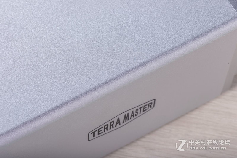 数字生活扁平化，铁威马F2-221 nas上手评测！