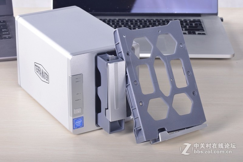 数字生活扁平化，铁威马F2-221 nas上手评测！