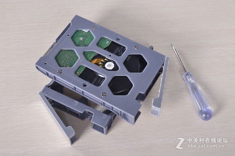 数字生活扁平化，铁威马F2-221 nas上手评测！