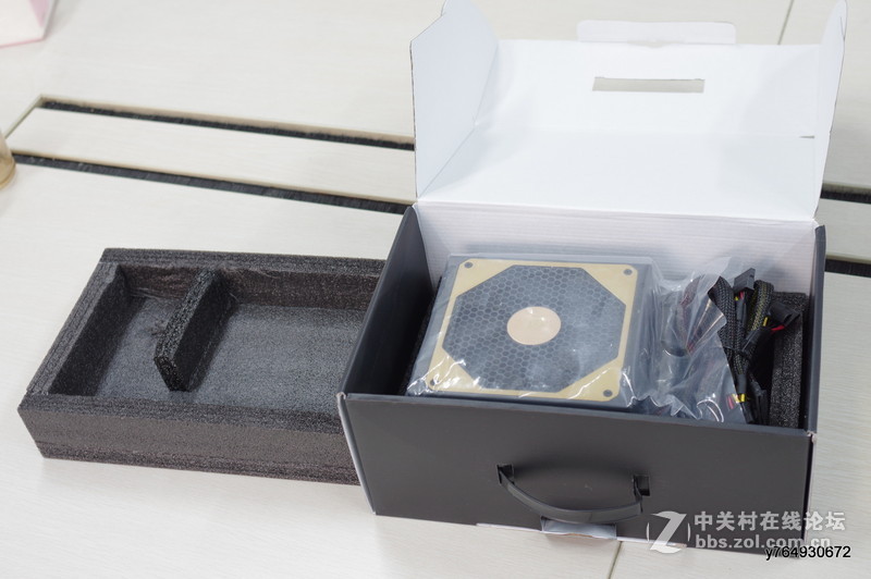 游戏悍将霸道6 R550镀金非模组试用+果然霸气十足！（开箱）