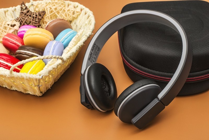 出街耳机也要德味，德斐尔Teufel Airy双模耳机试玩