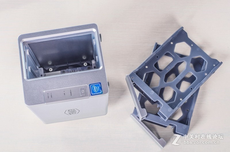 数字生活扁平化，铁威马F2-221 nas上手评测！