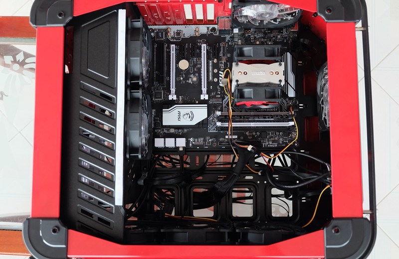 光污闪瞎你diy装机就看塔盾no11机箱