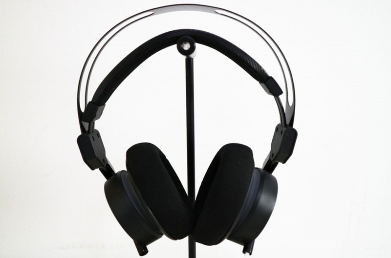 万魔 Spearhead VR电竞耳机上手：杰伦吃鸡也靠它！