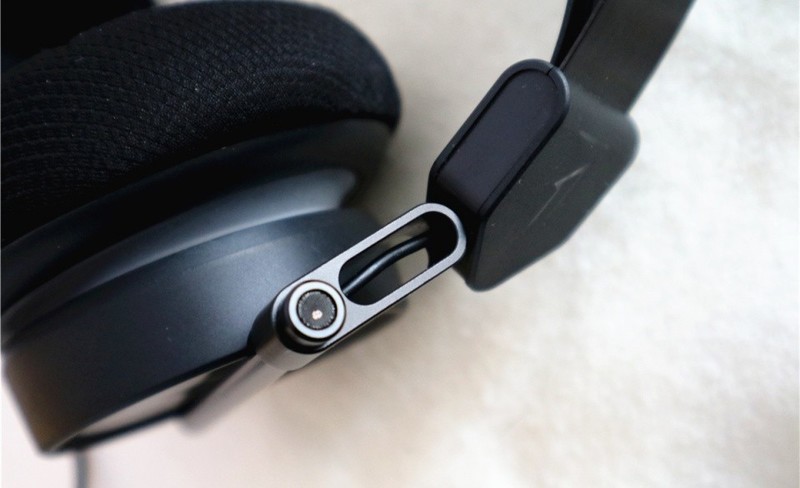 万魔 Spearhead VR电竞耳机上手：杰伦吃鸡也靠它！