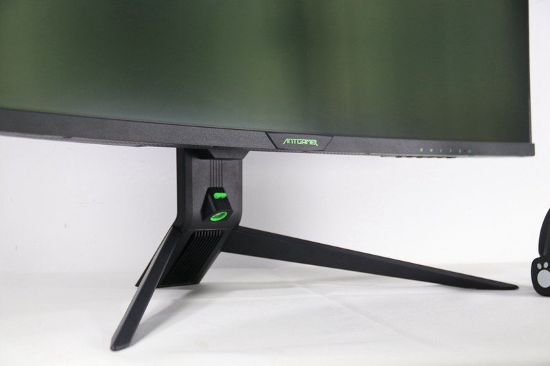 200Hz极速传说，蚂蚁电竞显示器超速作业！