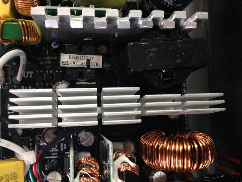 游戏悍将霸道6 R550电源拆解篇