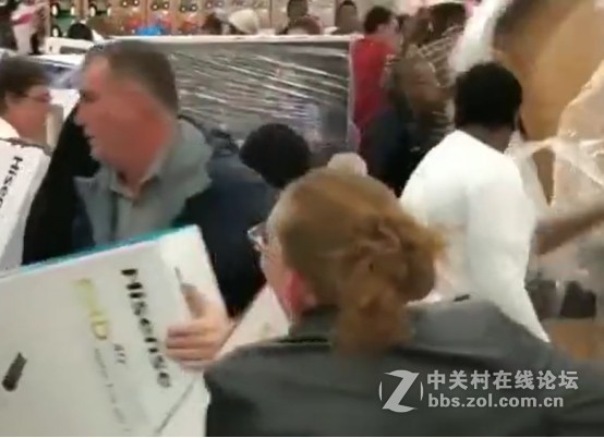 65万台电视被疯抢一空，海信“黑五”再创历史纪录！