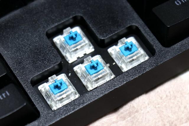 国产又一款精品键盘上市-雷柏 V708机械键盘上手简评！