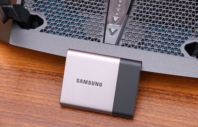 搞定200平米新房，网件 R8000P 三频千兆无线路由器开箱简测