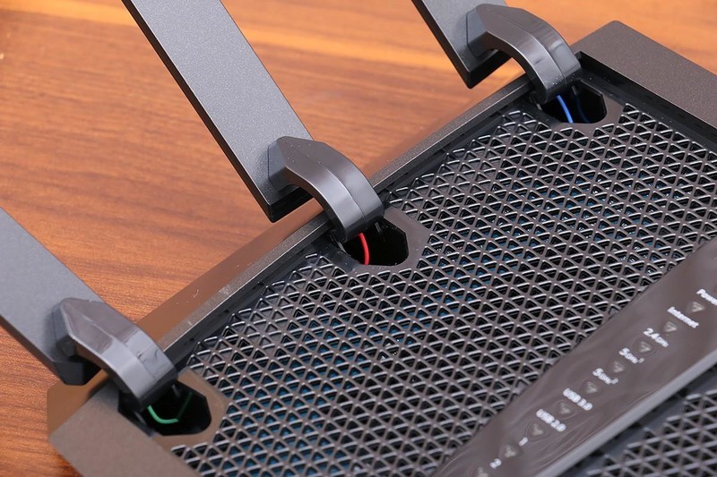 搞定200平米新房，网件 R8000P 三频千兆无线路由器开箱简测