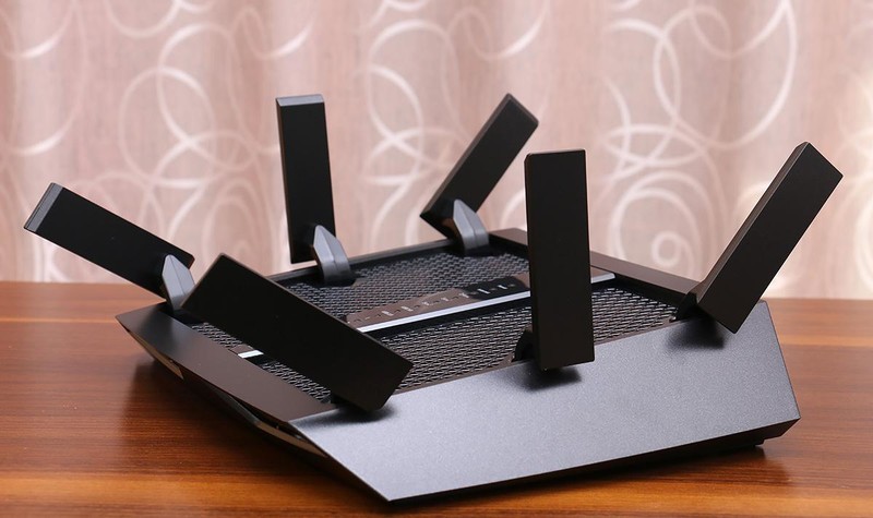 搞定200平米新房，网件 R8000P 三频千兆无线路由器开箱简测