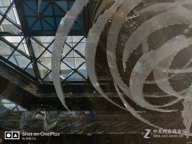 苛刻体验评测！一加6T电光紫是电是光还是神旗舰手机！