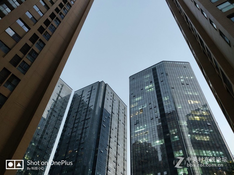 苛刻体验评测！一加6T电光紫是电是光还是神旗舰手机！